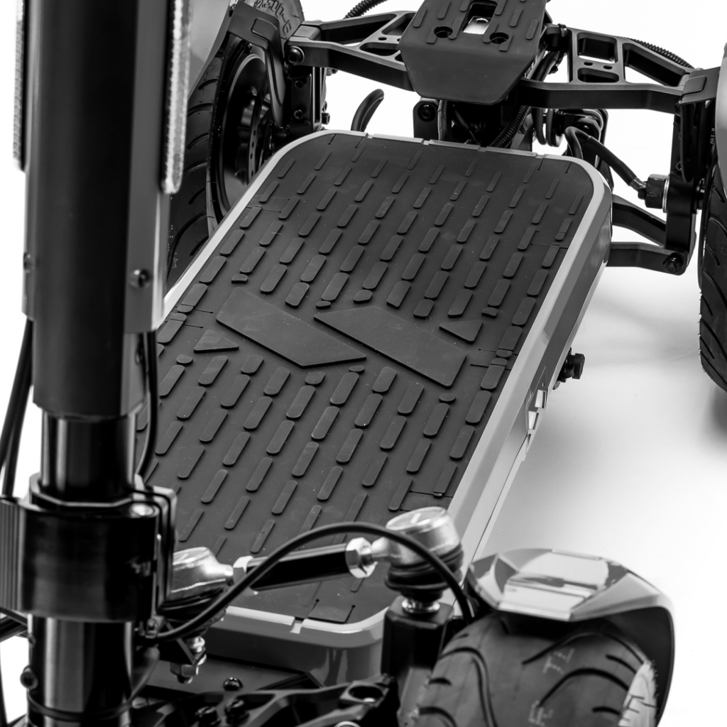Micro4tro-Spyqe-GT-Voetenplank-Detail